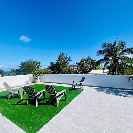 Villa Bois De Couleur Piscine Et Toit Terrasse Saint Pierre Exterior foto